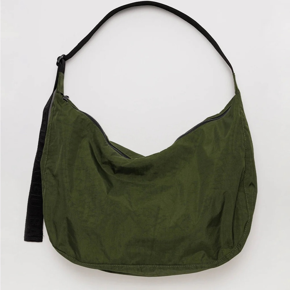 Baggu Large Crescent Bag in Bay Laurel Green - Great Condition